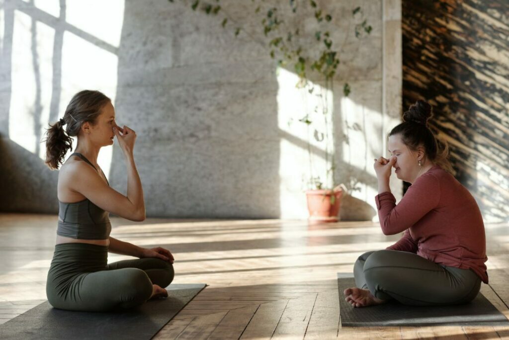 Bij een kundalini ademhaling adem je soms maar door één neusgat