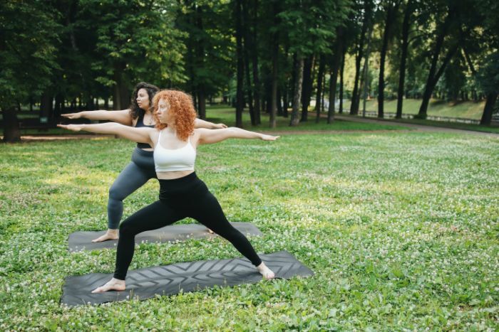 Yoga en stoppen met roken heeft een positief effect op elkaar.