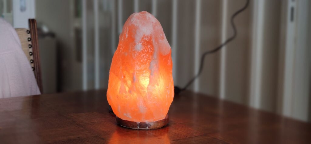 Deze zoutsteenlamp vind ik een leuke toevoeging bij mijn mindfulness oefeningen