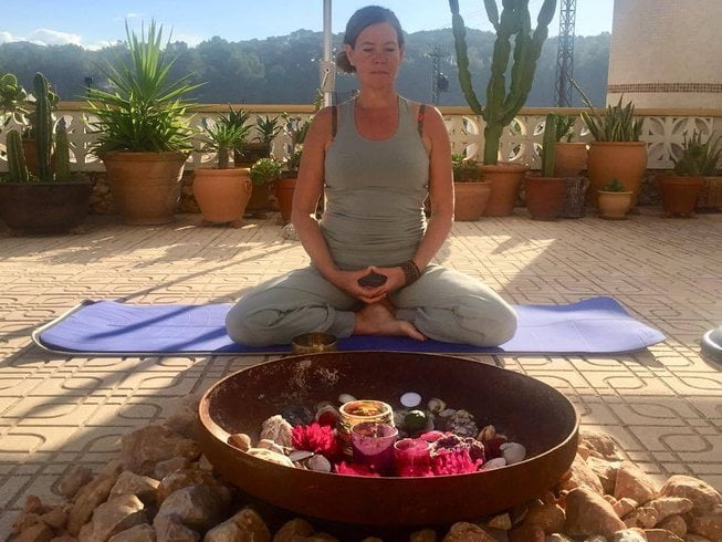 Mindfulness yoga retreat 